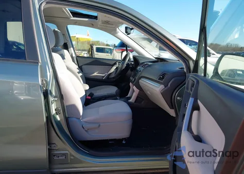 2015 Subaru Forester 2.5I Premium из США, поврежденный, VIN JF2SJADC6FH596761